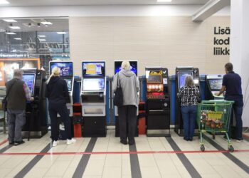 Vasemmistoliitto poistaisi kaikki peliautomaatit kauppojen eteisistä.