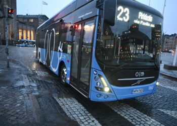 AKT:n lakko vaikuttaa laajasti bussiliikenteeseen niin paikallisliikenteessä kuin kaukoliikennevuoroilla.