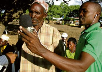 Tansanialaisen Mtukwao Median yhteisömedia-aktiivit haastattelivat ihmisiä hallituksen valtakunnallisen maatalouskampanjan saavutuksista ja puutteista. Järjestö uskoo, että maaseudun asukkaat ovat parhaita asiantuntijoita löytämään ratkaisuja oman lähialueensa ongelmiin.