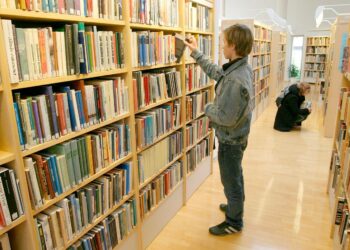 Kirjastoja pidetään kirjastotoimenjohtaja Johanna Vesterisen mukaan kolmantena tilana työpaikan ja kodin välillä.