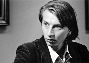 Valehtelija on elokuva nuoren miehen loputtomasta vaelluksesta kesäisessä Helsingissä. Pääosassa Aki Kaurismäki.