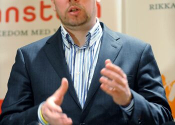 Kulttuuri- ja urheiluministeri Paavo Arhinmäki.