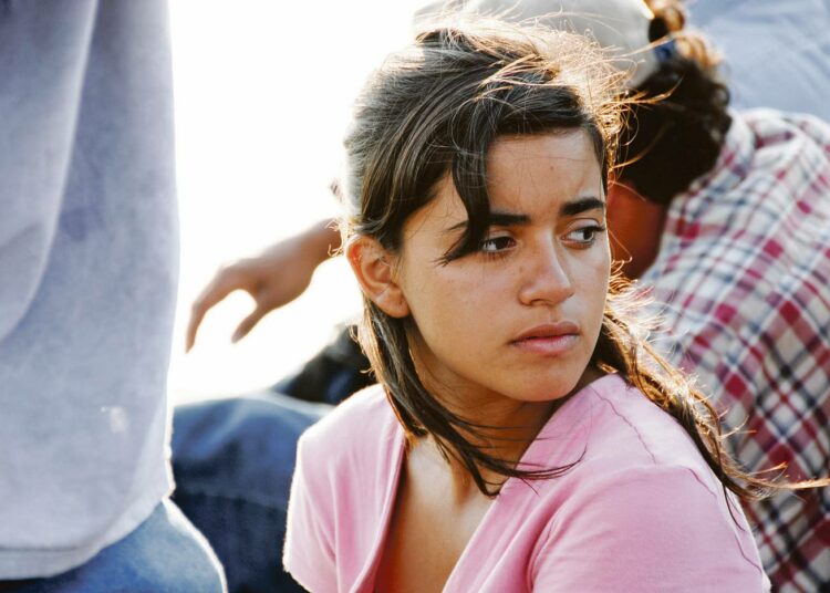 Palkitussa elokuvassa hondurasilainen teinityttö ja omaa väkivaltaista rikollisjengiään pakeneva nuori pyrkivät siirtolaisjunassa Meksikon halki Yhdysvaltojen rajalle. Kuvassa Pauliina Gaitan.