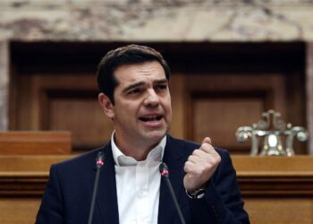 Pääministeri Alexis Tsipras lupasi sunnuntaina tasapainoista, mutta ei epärealistisen ylijäämäistä budjettia.