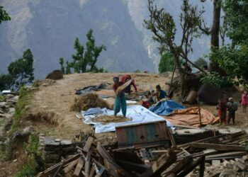 Nepalin maanjäristyksen jäljiltä miljoona lasta odottaa apua.