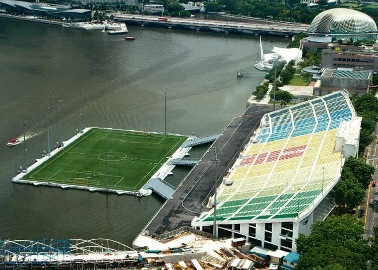 Singaporen kelluva stadion lienee yksi maailman merkillisimmistä jalkapalloareenoista.