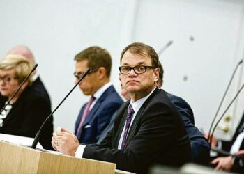 Pääministeri Juha Sipilä valitsi talouspolitiikan arviointineuvoston raportista esiin itselleen mieluisan lauseen, mutta jätti kokonaisuuden huomiotta.