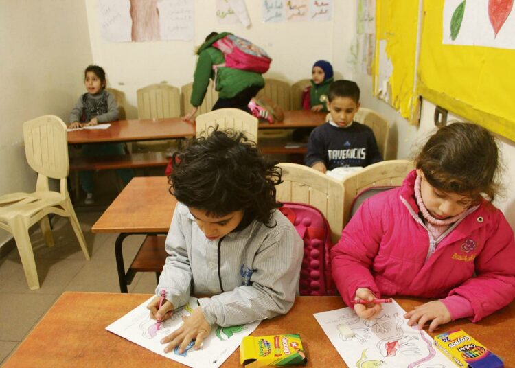 Lapsia tukiopetuksessa Beit Atfal Assumoudin toimintakeskuksessa Shatilassa. BAS järjestää palveluja kymmenessä palestiinalaispakolaisleirissä Libanonissa.