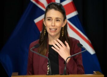 Uuden-Seelannin pääministeri Jacinda Ardern pitämässä koronatiedotustilaisuutta Wellingtonissa huhtikuussa.