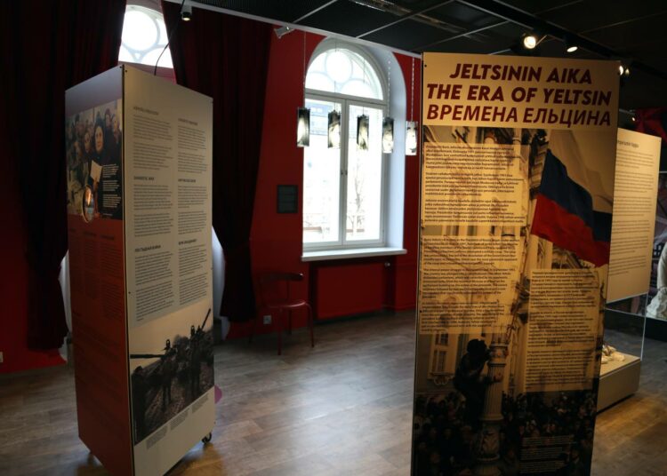 Jeltsinin aika -erikoisnäyttely on esillä Lenin-museossa ensi vuoden kevääseen saakka.