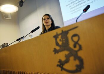 Hallinto- ja kuntaministeri Mari Kiviniemi