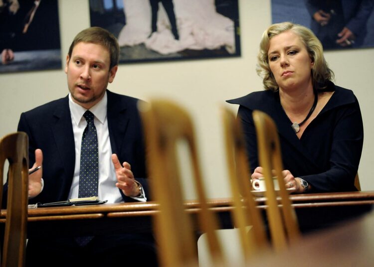Paavo Arhinmäki ja Jutta Urpilainen puhuivat Politiikan toimittajien tilaisuudessa.