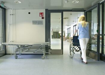 Terveyskeskukset saisivat uusia asiakkaita. jos THL:n esitys toteutuisi.