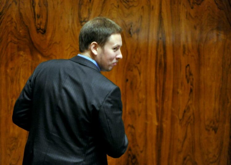 Paavo Arhinmäen jaksamisesta oltiin huolissaan puoluevaltuuston keskusteluissa.