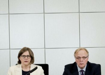 Valtion omistajaohjauksesta vastaava ministeri Heidi Hautala ja työministeri Lauri Ihalainen esittelivät ministerivaliokunnan uuden bonus-ohjeistuksen maanantaina.
