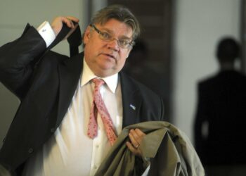 Perussuomalaisten puheenjohtaja Timo Soini esitteli omaa leikkauslistaansa keskiviikkona Ylen haastattelussa.