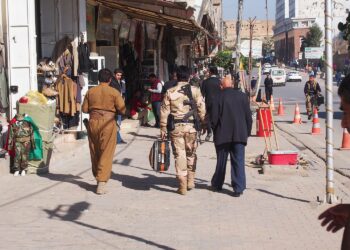 Peshmerga matkalla rintamalle.