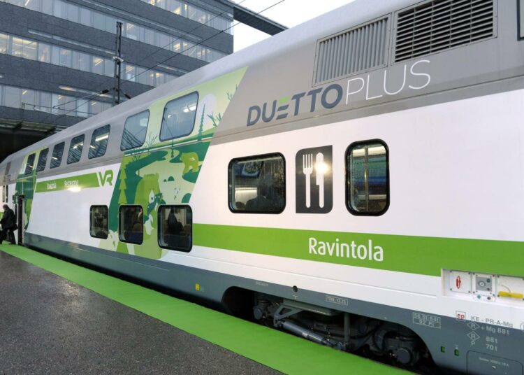 VR Group esitteli uuden ravintolavaunun Helsingissä 8. tammikuuta 2014. DuettoPlus-ravintolavaunun alakerrassa on ravintola ja yläkerrassa uudenlainen matkustusosasto. VR on tilannut kaikkiaan 26 uutta ravintolavaunua Transtech Oy:lta.