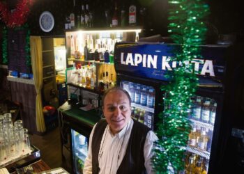 - Odotan, että joku päivä on itsenäinen Palestiina, ja ihmiset asuvat omassa maassaan rauhassa kuten muut kansalaiset maailmassa, sanoo Elias Gharieb.