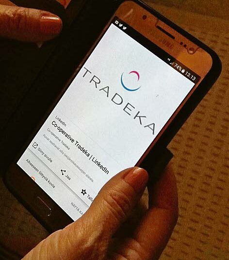 Tradeka jakaa henkilökunta-alennuksia vain älypuhelimen omistajille.