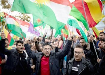 Berliinissä osoitettiin  viime lauantaina mieltä kurdien puolesta.