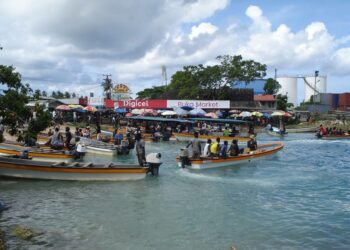 Äänestettyään lähes yksimielisesti itsenäisyyden puolesta viime vuoden marraskuussa Bougainvillen asukkaat palasivat äänestysuurnille elokuussa valitsemaan uutta presidenttiä ja alueparlamenttia. Kuvassa Bougainvillen tärkeimmän kaupungin Bukan rantatori.