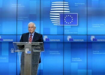 EU vaatii Myanmarin sotilasjohtajia lopettamaan väkivallan. Kuvassa EU:n ulkosuhteita johtava Josep Borrel.
