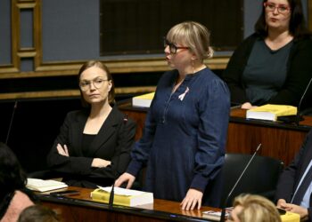 Aino-Kaisa Pekosen mukaan pääministeri puhuu paljon toivosta, mutta löytyykö häneltä lainkaan empatiaa leikkausten kohteeksi joutuneille ihmisille.