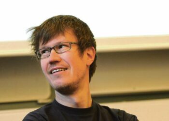 ? Yhdistävät tekijät eri maiden vasemmistopuolueiden nousussa liittyvät sosiaalidemokraattien luisumiseen oikealle, Ruurik Holm väittää.