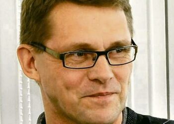 Matti Vanhanen johtaa porvarihallitusta.
