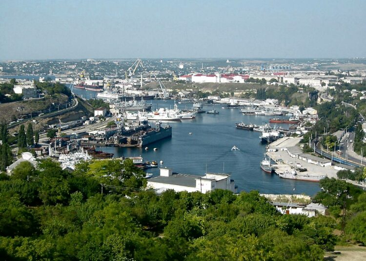 Venäjälle vuokrattu Sevastopol on Venäjän Mustanmeren laivaston kotisatama, mutta sinne on sijoitettu myös osa Ukrainan laivastosta.