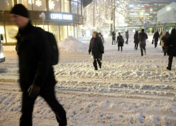 Kuluttajatutkimuskeskuksen vuosikirjassa 2010 pohditaan, miten kuluttajien valinnat ja kulutus näkyvät talouden eri muutostilanteissa.