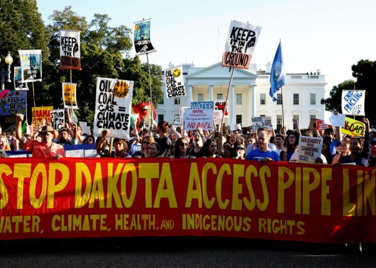 Mielenosoitus Dakota Access –öljyputkea vastaan Washingtonissa syyskuussa.