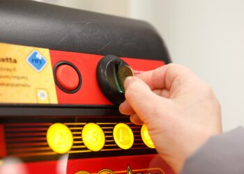 Kirjoittajalla on ehdotuksia pelaamiseen liityvien ongelmien vähentämiseksi.