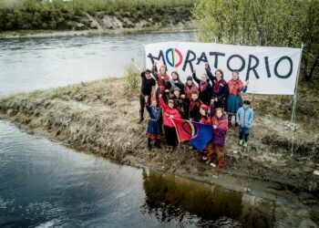 Jo useamman viikon ajan Tiirasaaressa (Cearetsuolussa) Tenojoella on pidetty moratoriota. Myös Korkeasaareen (Allasouluun) on perustettu toinen moratorio lähelle Dálvadasta.