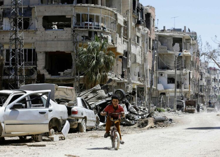 Pommitettua Doumaa maanantaina.