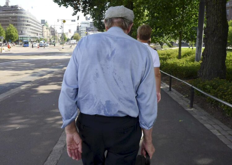 Helleaaltoon kannattaa varautua etenkin vanhushoivassa hyvissä ajoin. Arkistokuva elokuulta 2018.