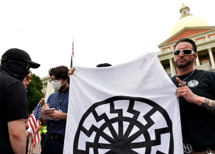 Valkoista ylivaltaa kannattava Nationalist Social Club järjesti lauantaina Bostonissa mielenosoituksen Trumpin tueksi.