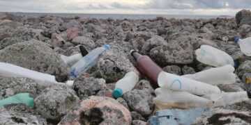 Suomessa rantojen roskista keskimäärin 90 prosenttia on muovia.