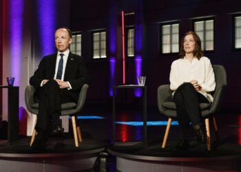 Perussuomalaisten kannatus nousi etenkin niillä alueilla, joissa vasemmistoliiton kannatuksen lasku oli voimakkainta. Kuvassa perussuomalaisten puheenjohtaja Jussi Halla-aho ja vasemmistoliiton puheenjohtaja Li Andersson ennen MTV:n eduskuntapuolueiden puheenjohtajien kuntavaalitenttiä Helsingissä 8. kesäkuuta.