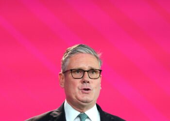 Keir Starmerin luotsaama Britannian työväenpuolue on menettänyt valtaosan suosiostaan.