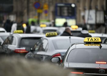 Kymmenesosalla taksiyrityksistä on korkea riski harmaaseen talouteen.