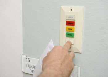 Palveluiden yksityistäminen ei takaa parempia palveluita, JHL:n puheenjohtaja Tuire Santamäki-Vuori muistuttaa.