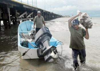 Nicaragualaisia hummerinpyytäjiä Puerto Cabezasissa.