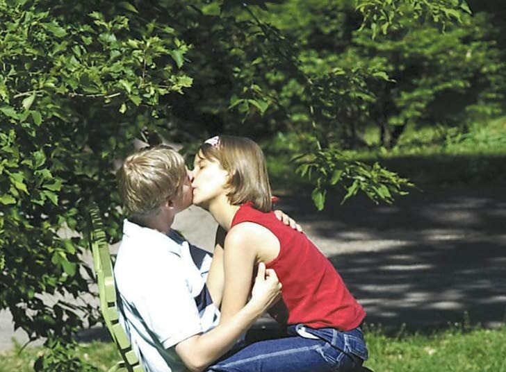 Vasemmistonuoret haluaa, että ihmiset saavat olla rauhassa julkisilla paikoilla.