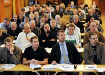 Valtuutetut yhtyivät monissa puheenvuoroissa arvosteluun, jota Aalto ja Mäkelä kohdistivat hyvin menestyneiden yritysten toimintaan.