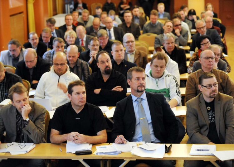 Valtuutetut yhtyivät monissa puheenvuoroissa arvosteluun, jota Aalto ja Mäkelä kohdistivat hyvin menestyneiden yritysten toimintaan.