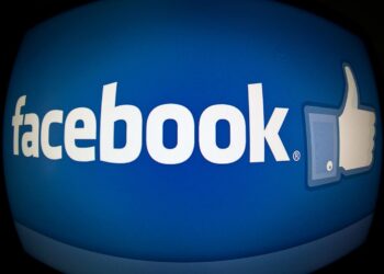 Facebook kertoo raportissaan eri maista tulleiden tietopyyntöjen määrän sekä prosenttiluvun siitä, moneenko on suostuttu.