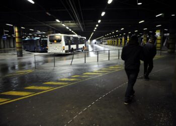 Nobinan yrityskohtaisen pääluottamusmiehen Markus Jokikokon mukaan perjantaisen työnseisauksen syynä oli se, että yritys rikkoo toistuvasti työvuorokiertoa koskevaa sopimusta.