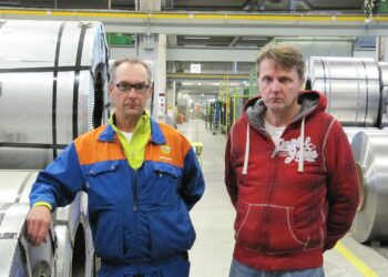 Lassi Ahola (oik.) ja Jukka Hanhineva sanovat, että Pietarsaaressa miljoonia tuottava Rettig siirtää tuotantonsa Puolaan – lisämiljoonien perässä.
